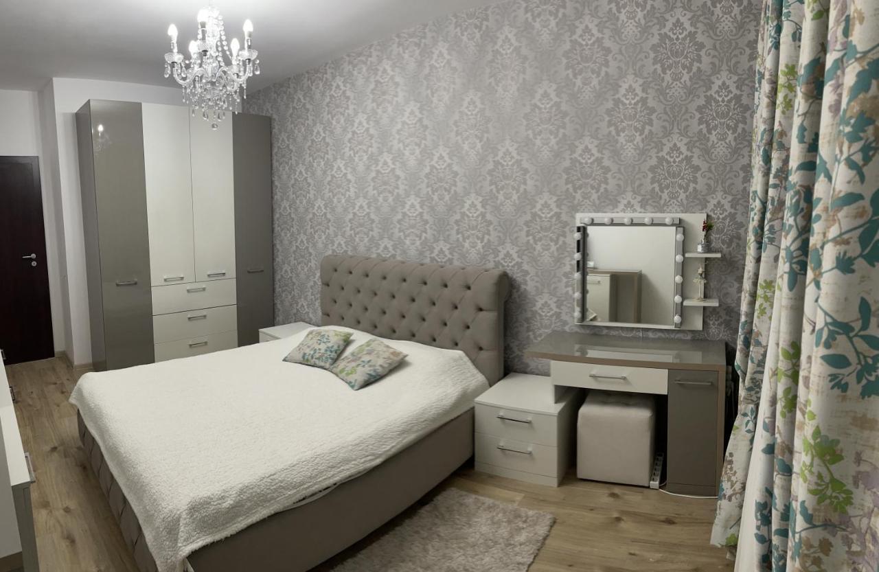 Urban Harmony Loft Apartment Bukares Bagian luar foto