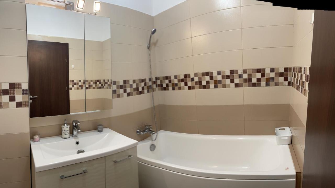 Urban Harmony Loft Apartment Bukares Bagian luar foto