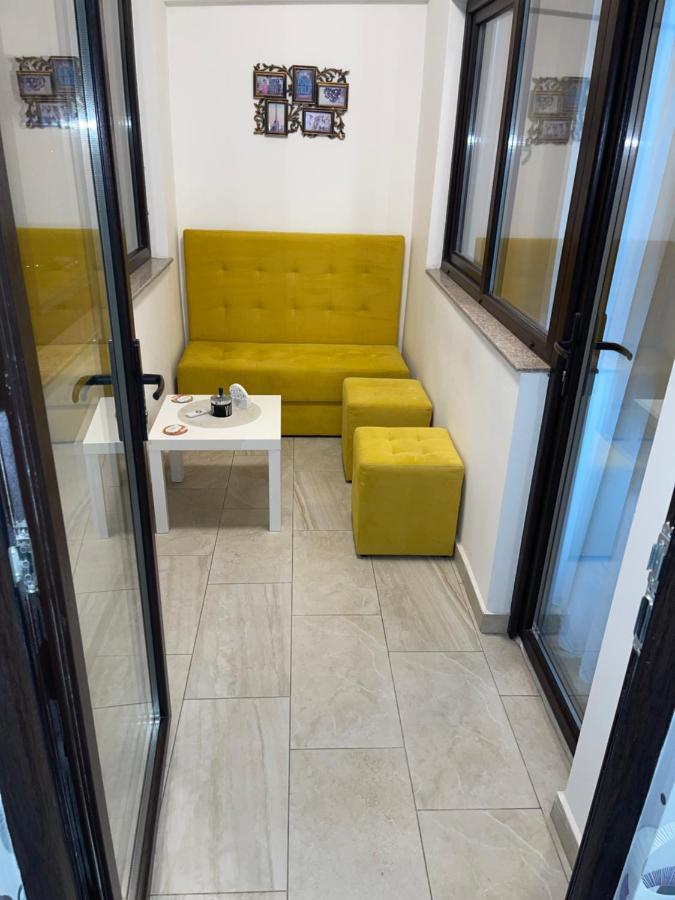 Urban Harmony Loft Apartment Bukares Bagian luar foto