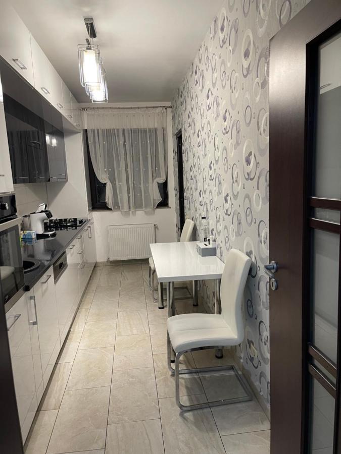 Urban Harmony Loft Apartment Bukares Bagian luar foto