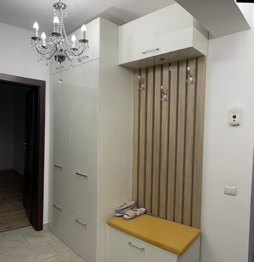 Urban Harmony Loft Apartment Bukares Bagian luar foto