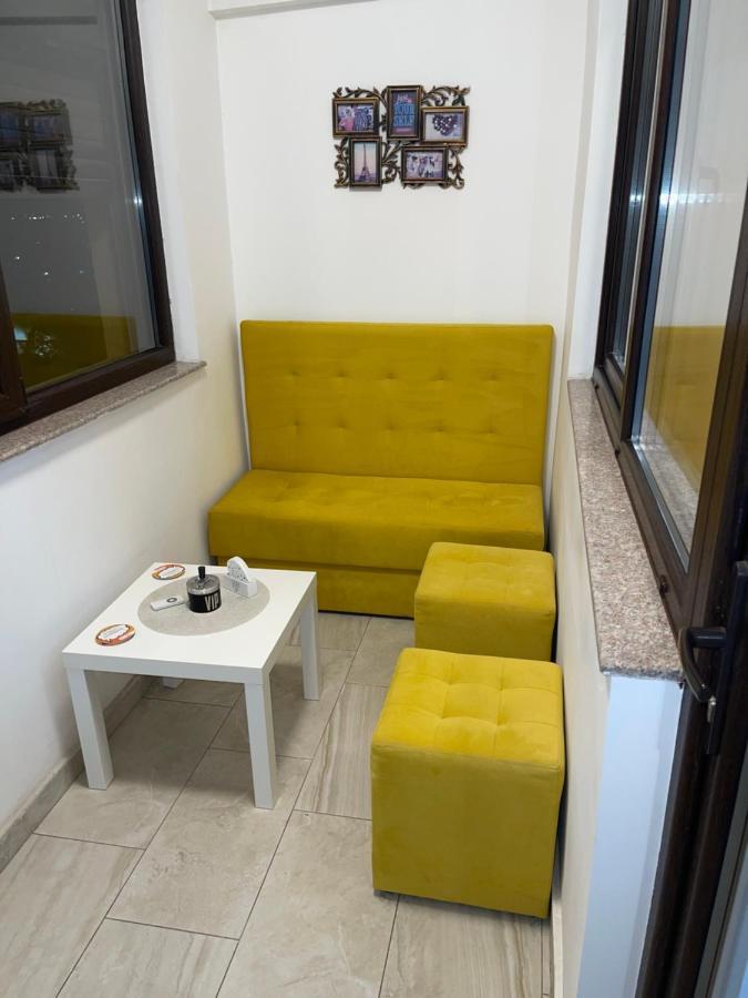 Urban Harmony Loft Apartment Bukares Bagian luar foto